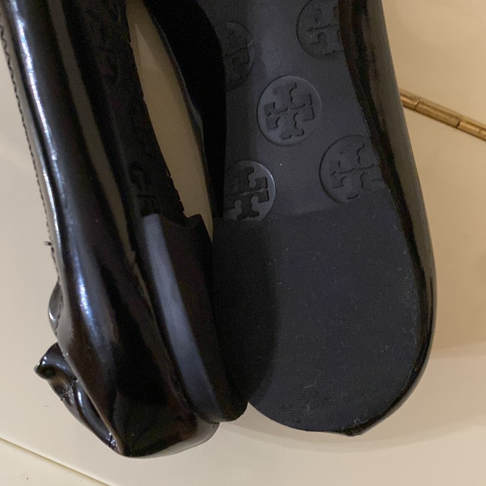 Tory Burch black patent leather ballet flats size 6 - Picture 7 of 8
